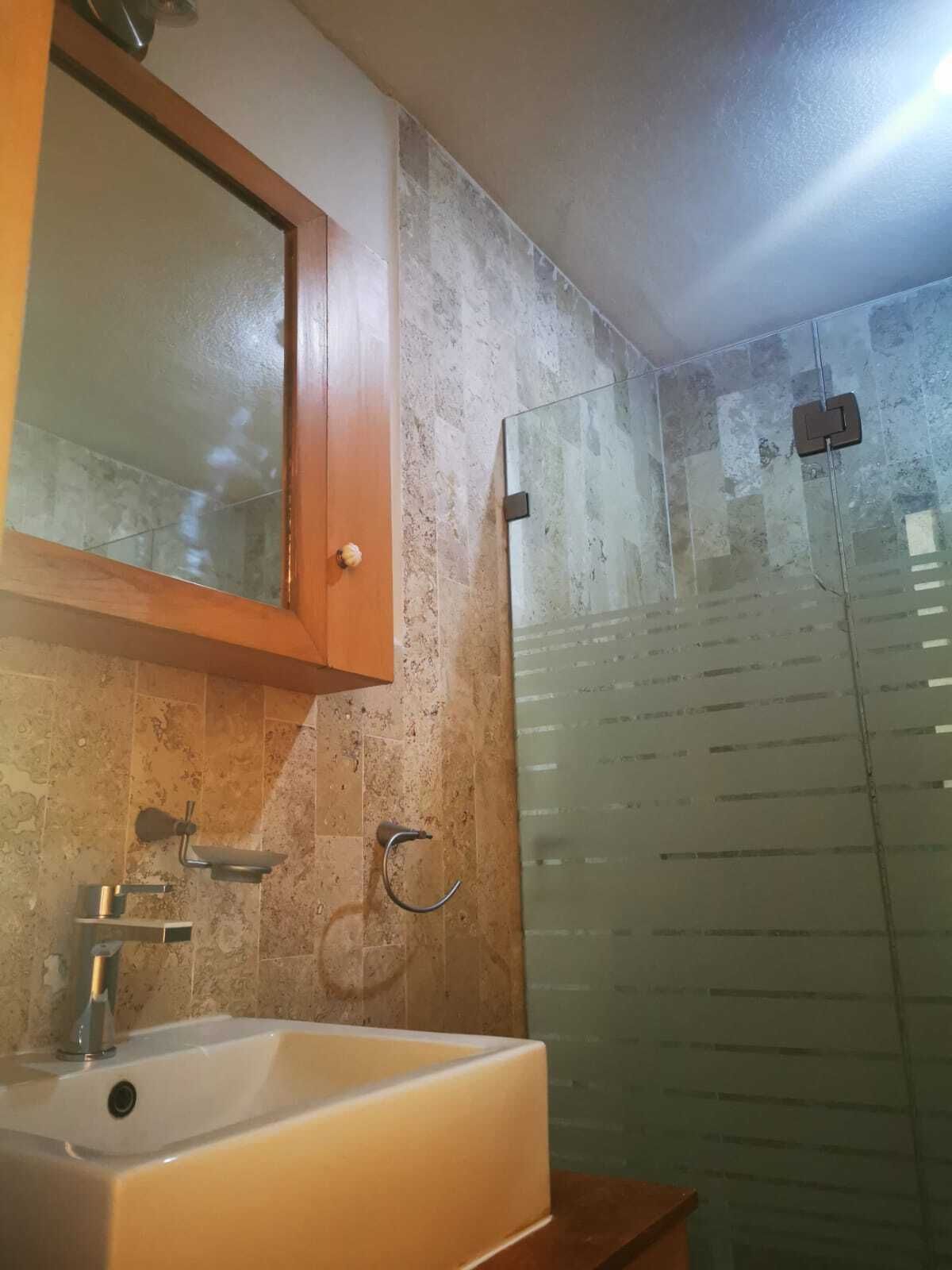 4 de 33: baño de visitas