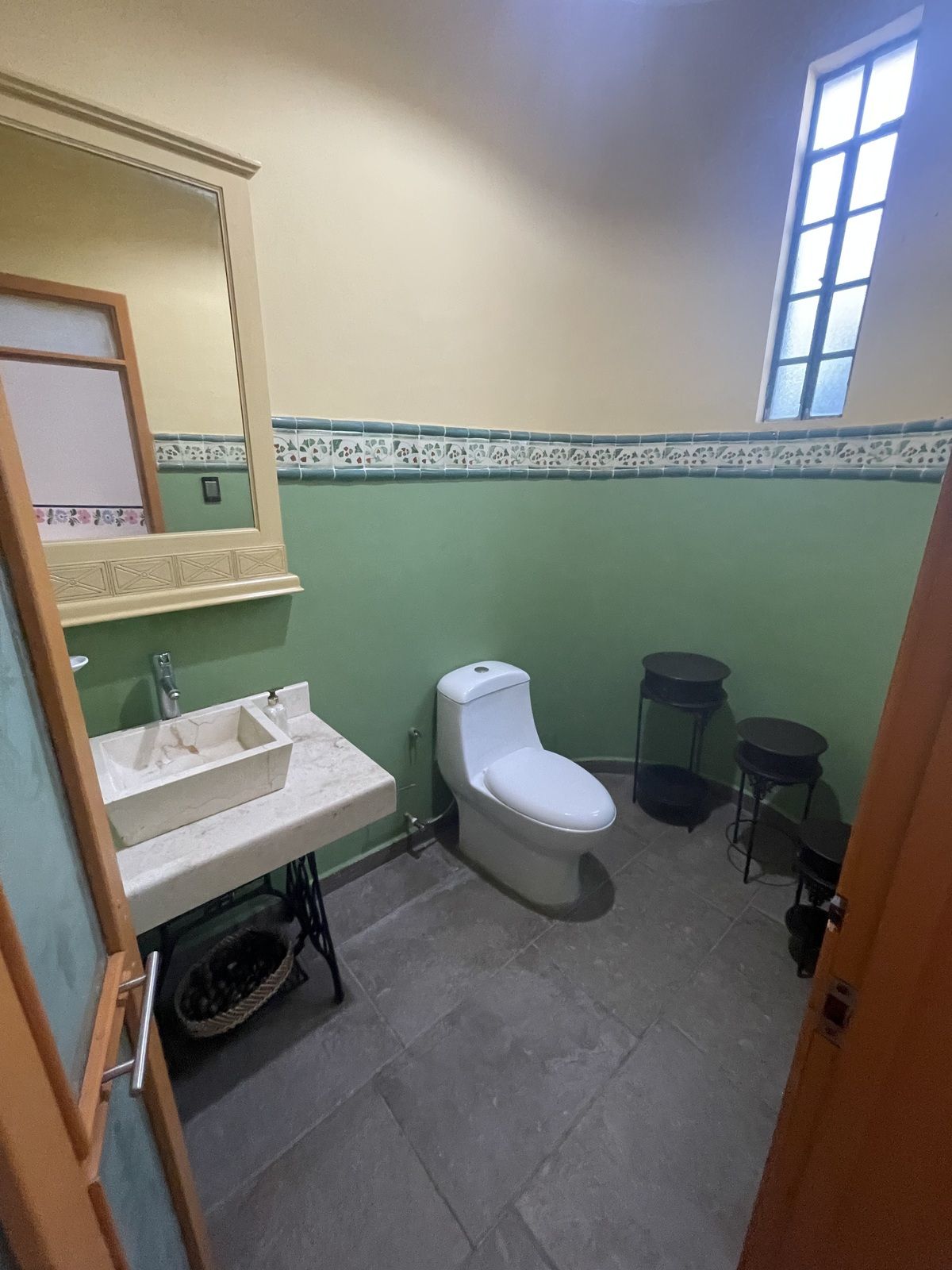 14 de 36: Baño Visitas.