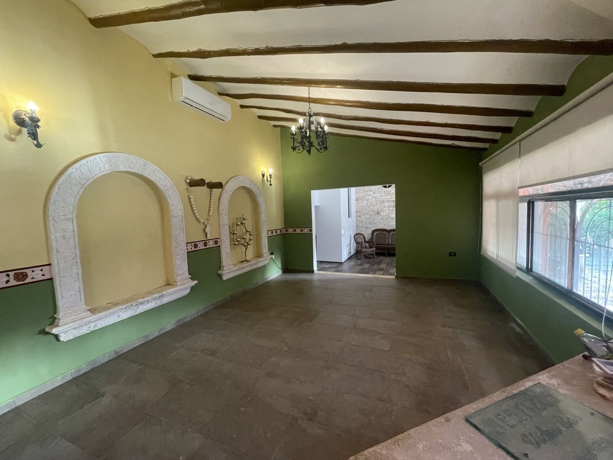 16 de 36: Sala.
