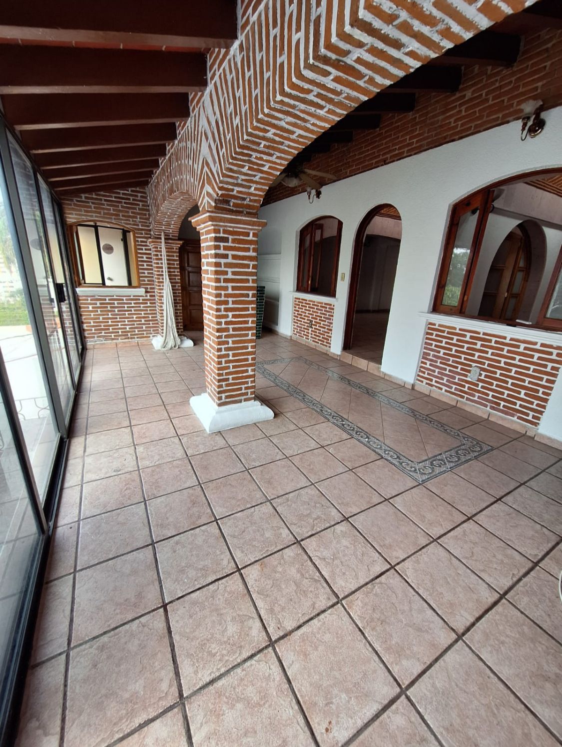 1 of 17: Terraza