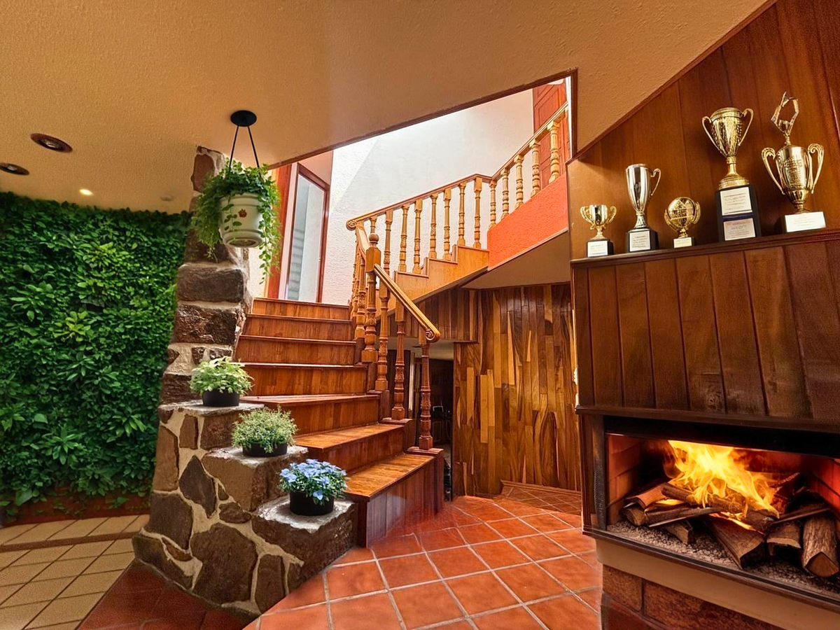 16 de 30: ESCALERAS CON FOGATA