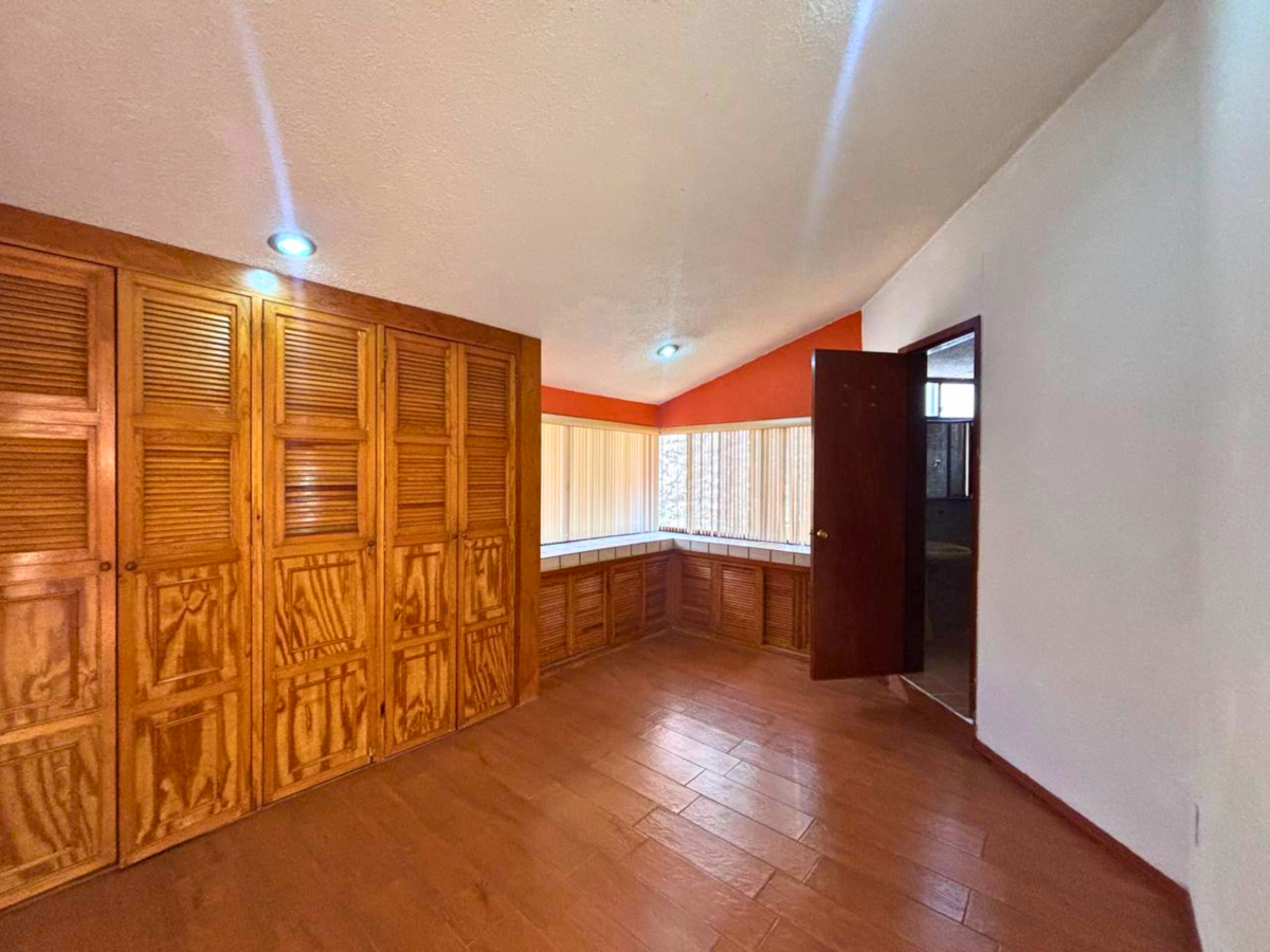 30 de 43: HABITACIÓN 1 C/BAÑO