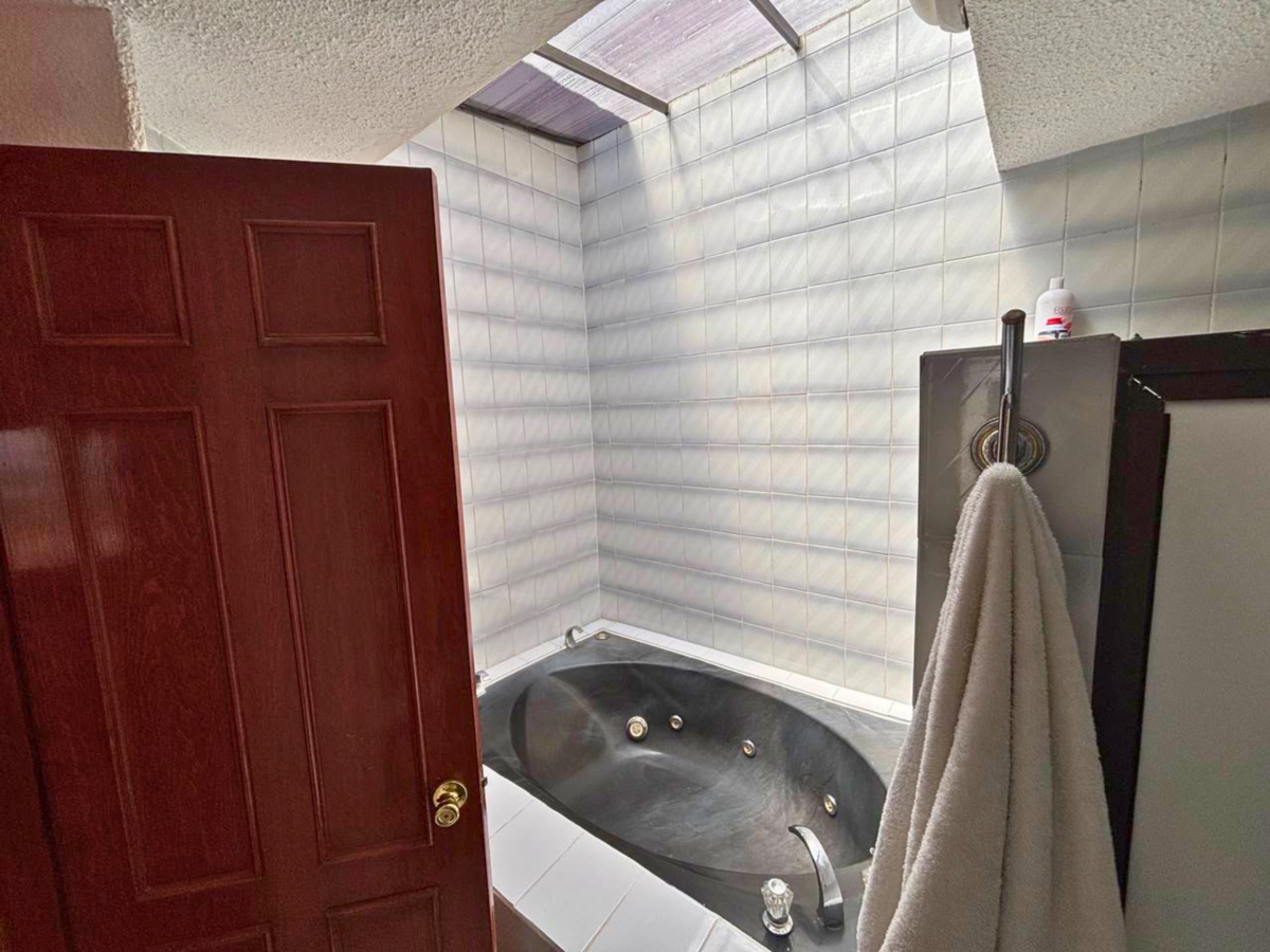 37 de 43: HABITACIÓN PRINCIPAL BAÑO