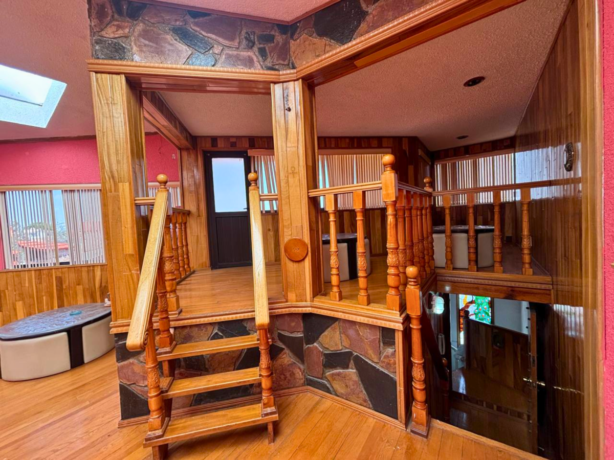 27 de 30: SALÓN / ÁTICO