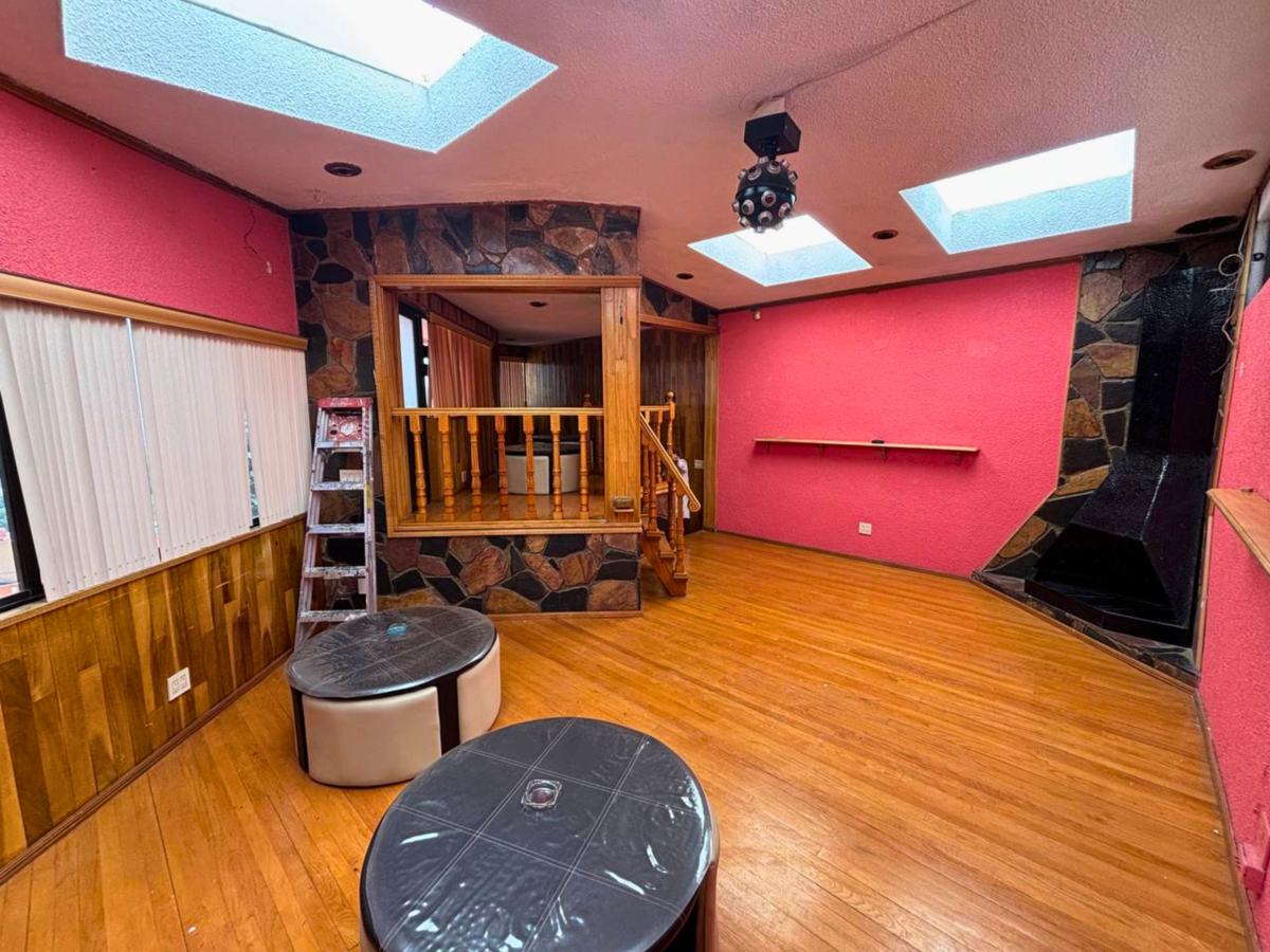 24 de 43: SALÓN / ÁTICO