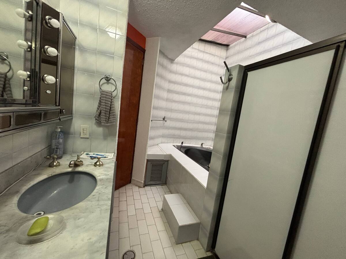36 de 43: HABITACIÓN PRINCIPAL BAÑO