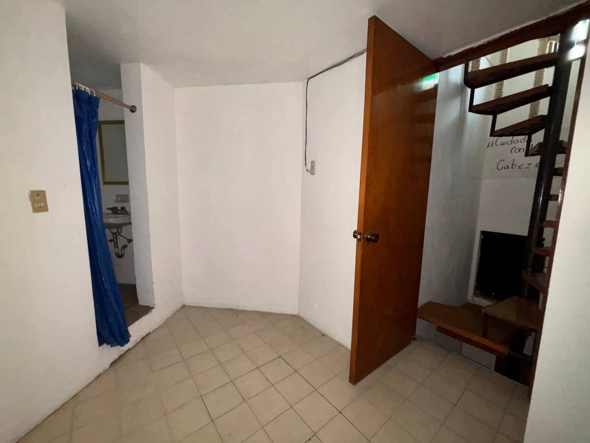 40 de 43: CUARTO DE SERVICIO
