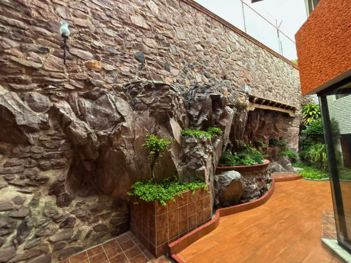 14 de 43: PATIO TRASERO