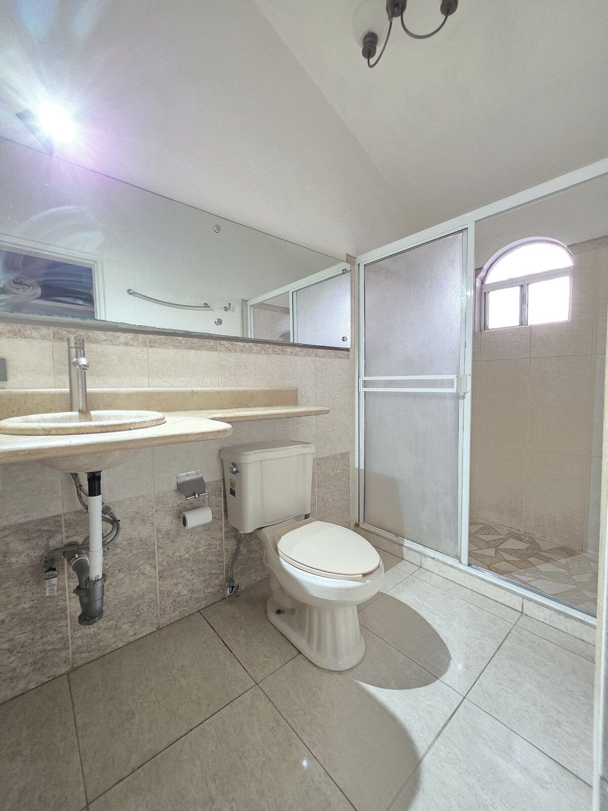 25 de 32: Baño principal