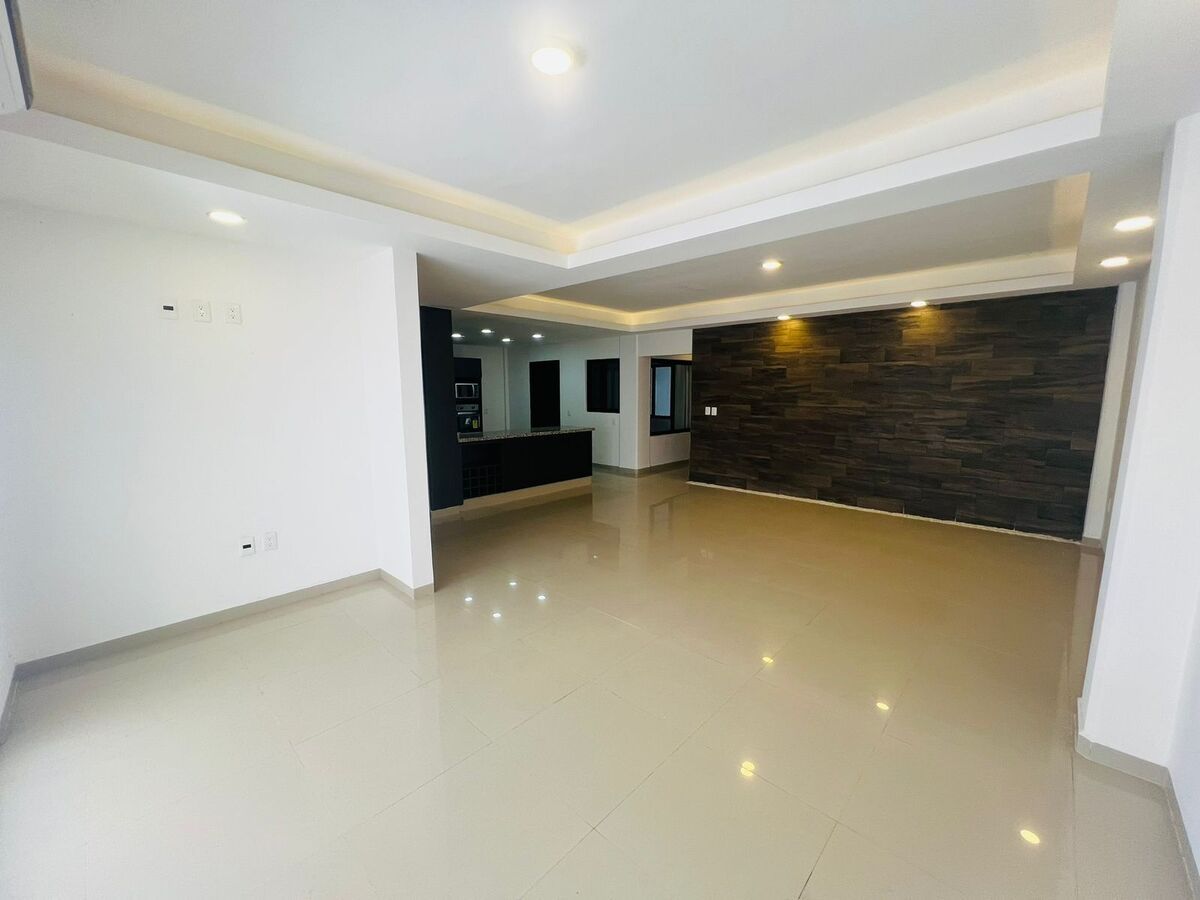 5 of 15: Sala-comedor