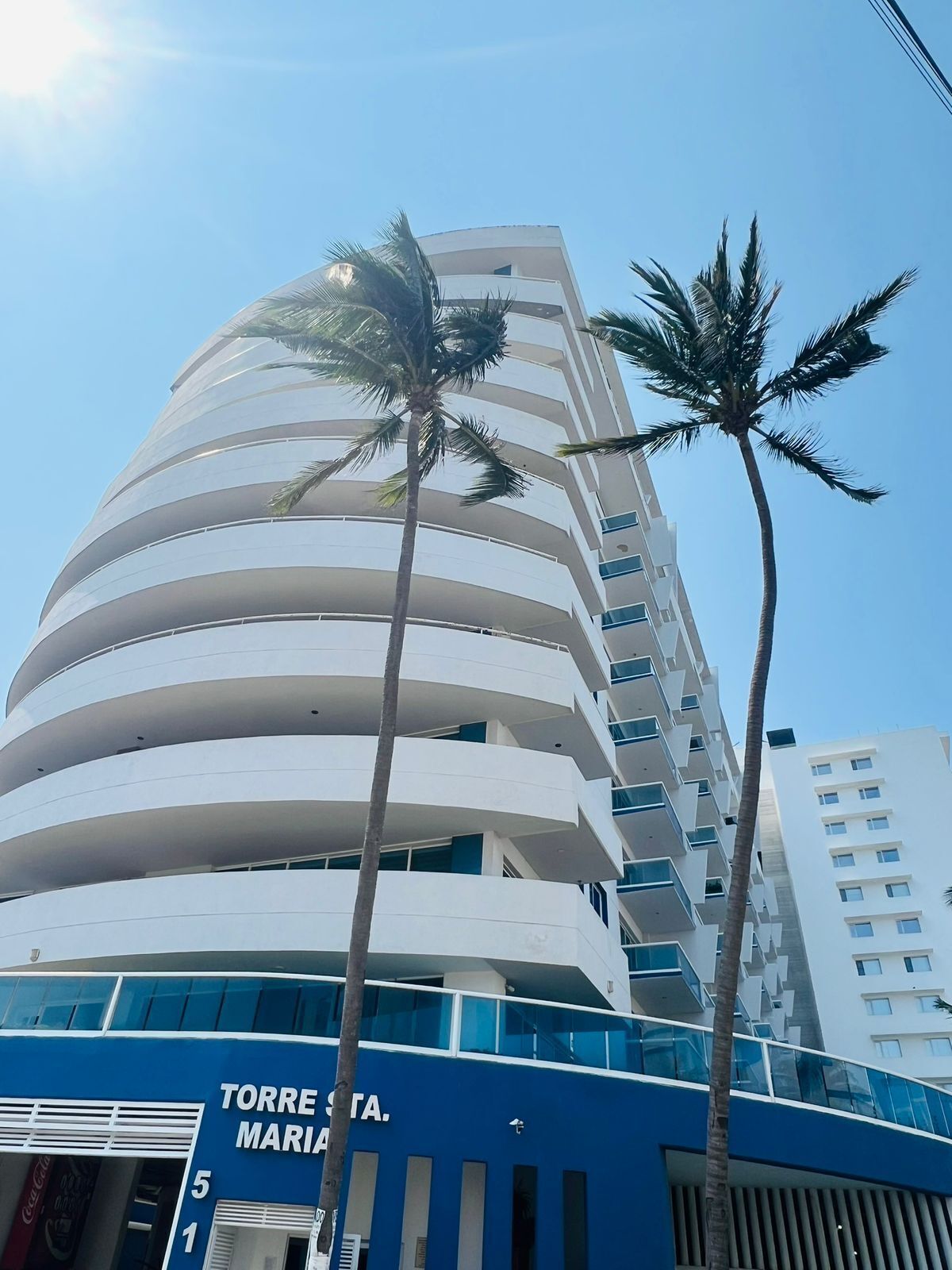 2 of 11: Fachada del Edificio