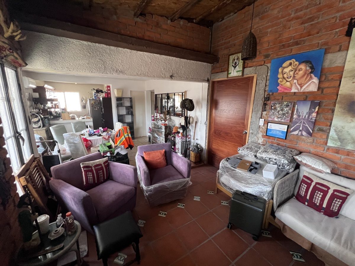4 of 11: Sala
