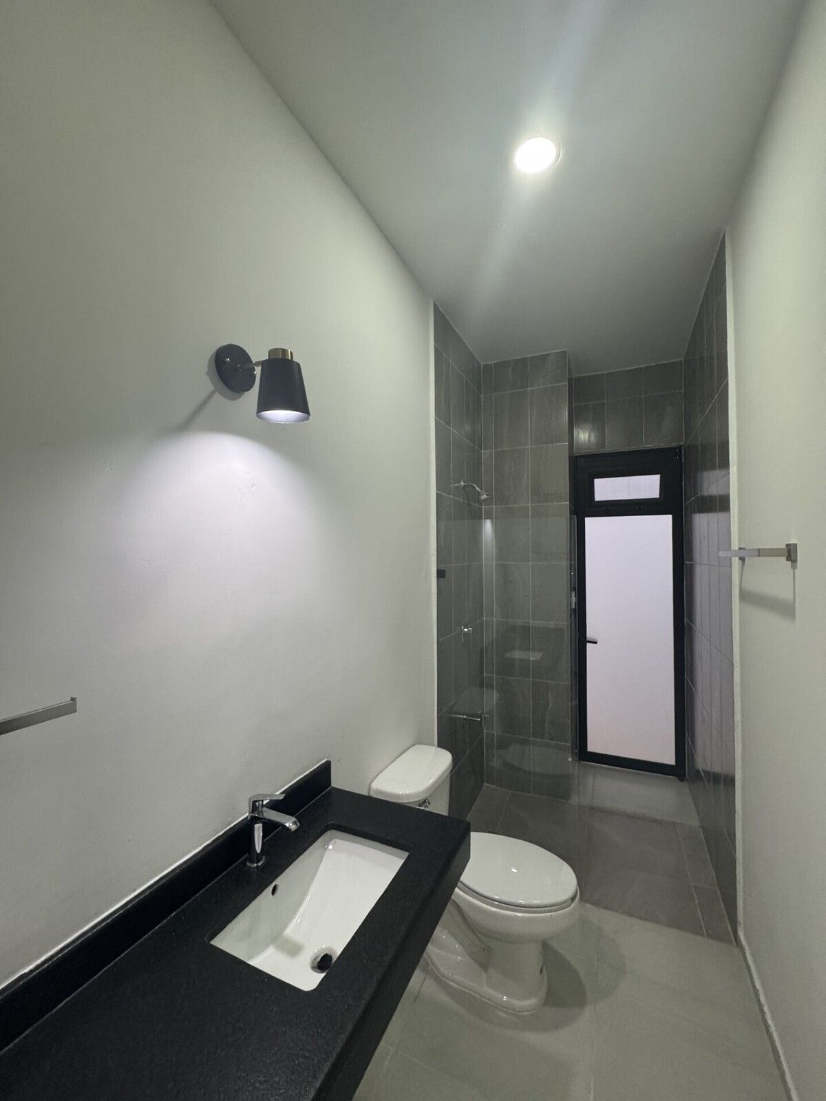 8 de 20: Baño de visitas