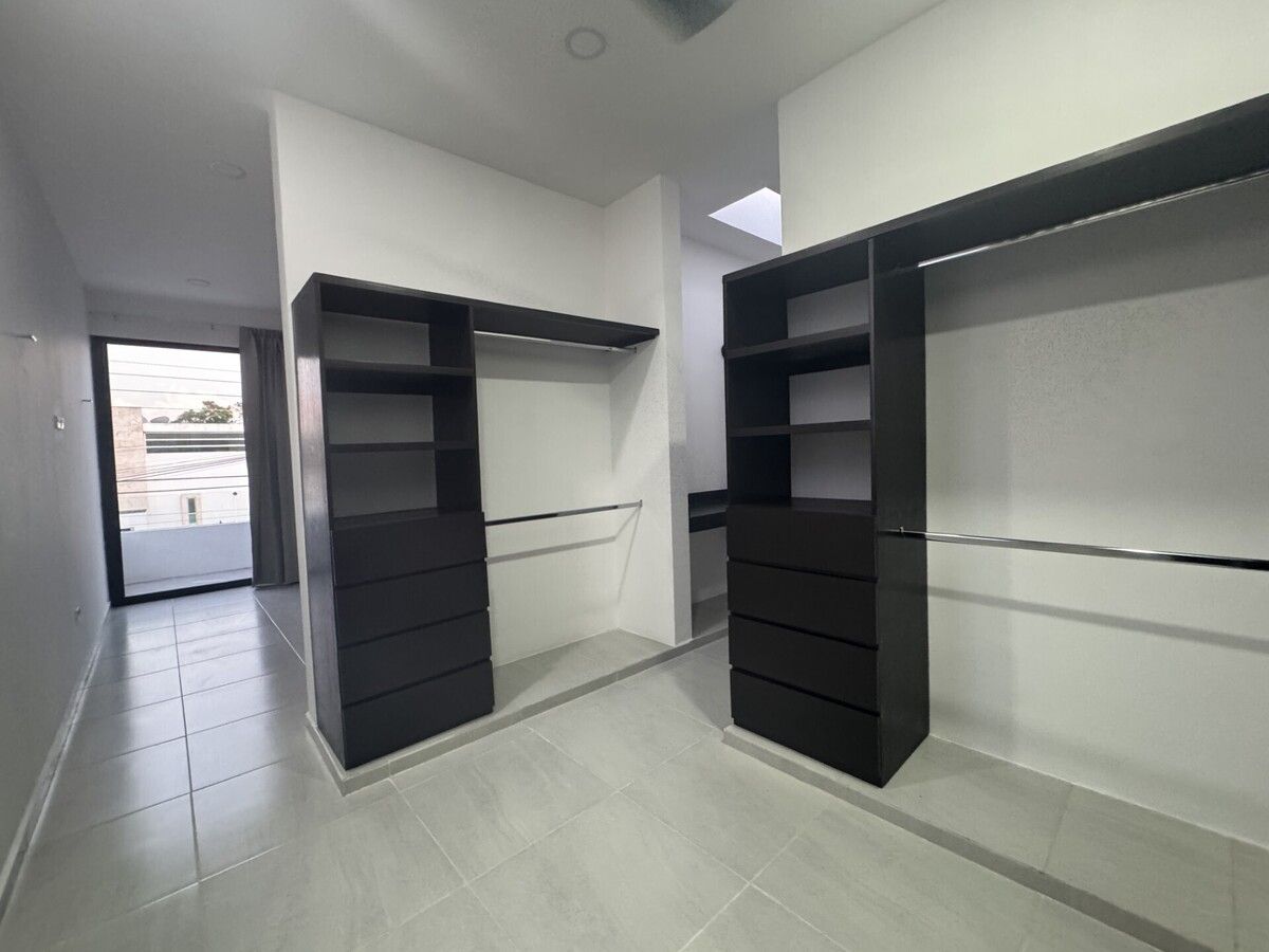 13 de 20: Closet vestidor Recámara Principal