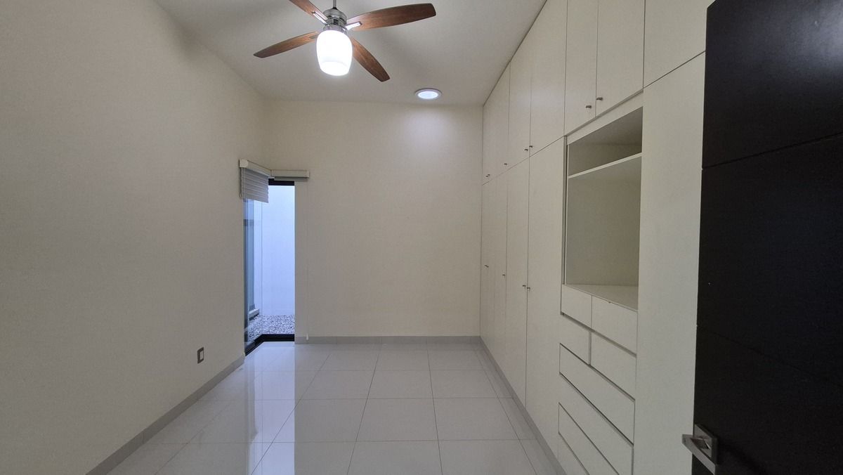 20 de 32: Recamara secundaria 1 con closet