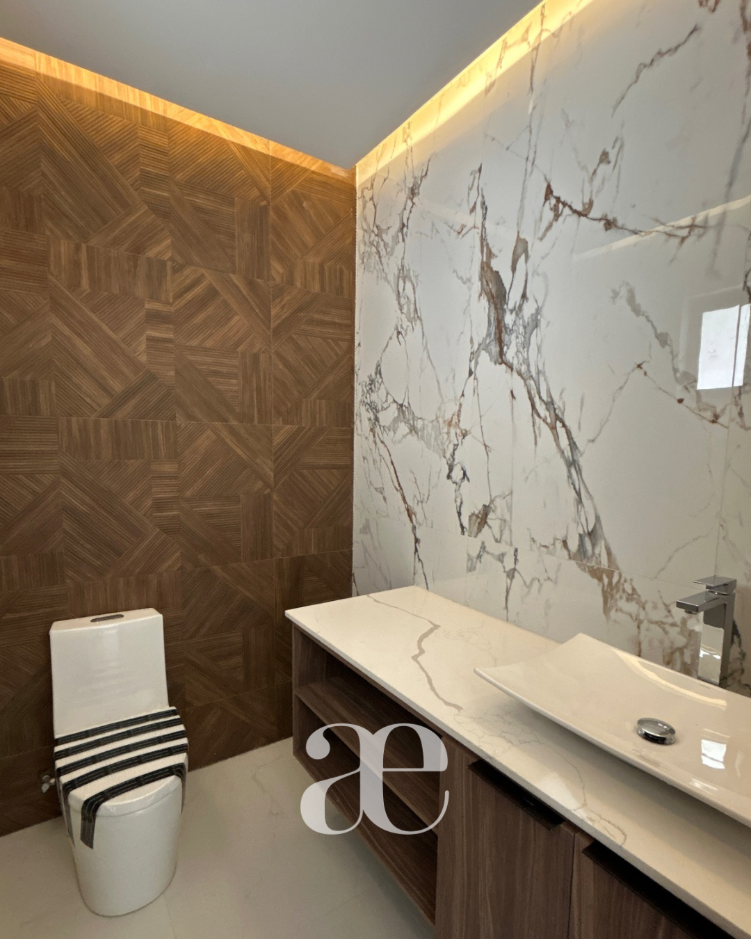 3 of 11: 1/2 baño