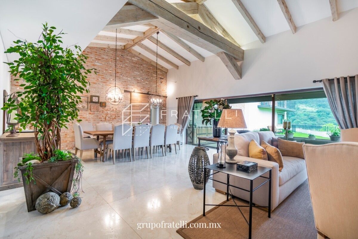 1 of 14: Sala/ Comedor