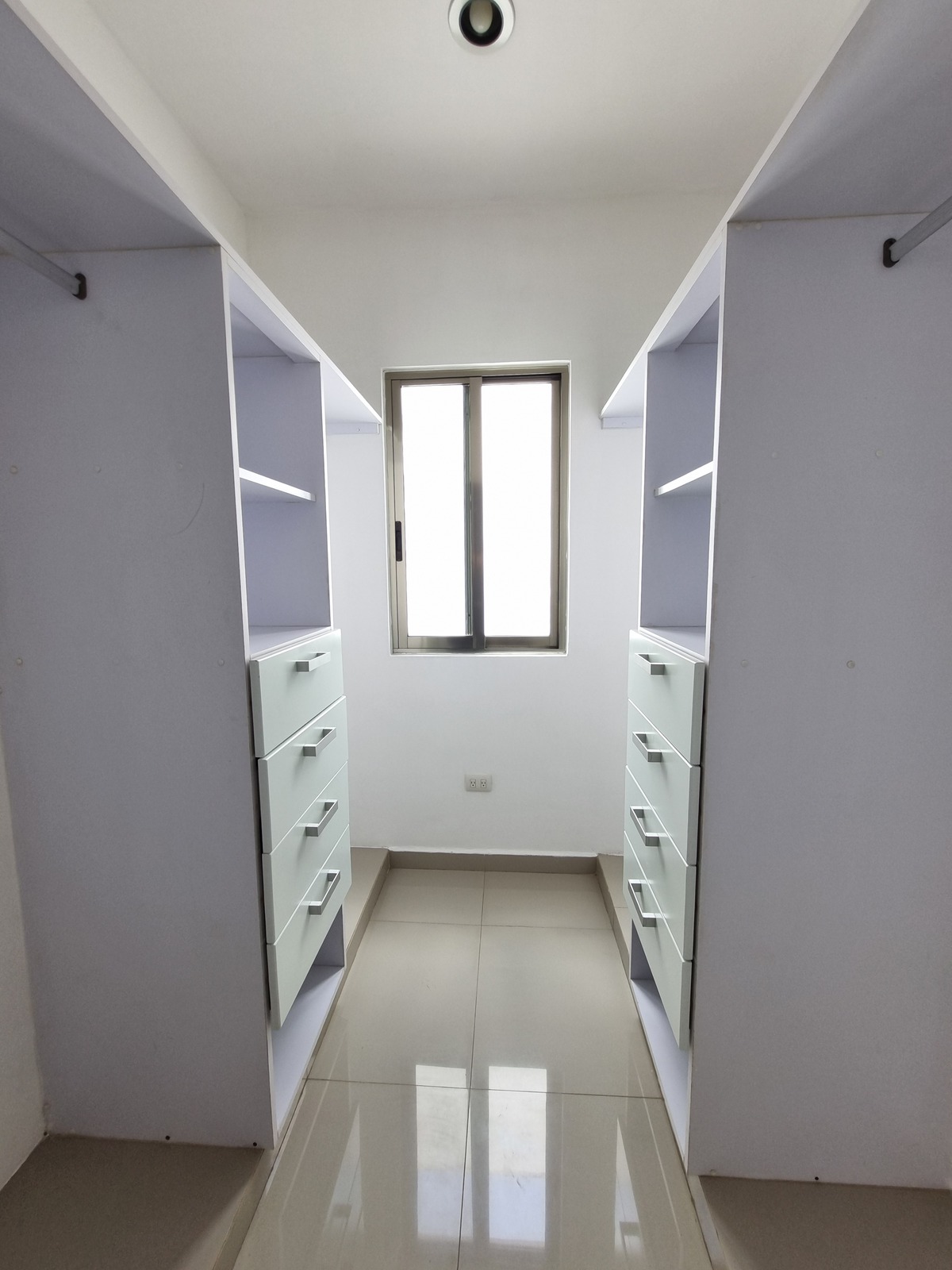 13 de 16: Closet vestidor