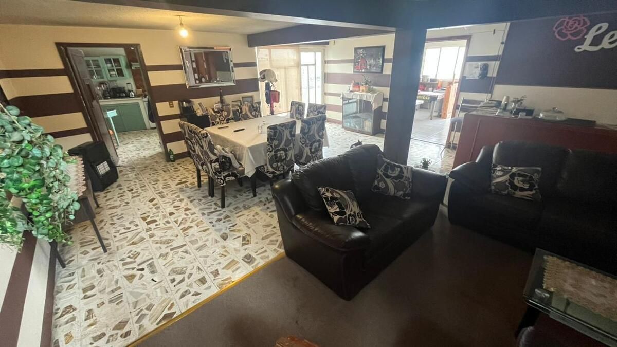 2 de 16: Sala-Comedor