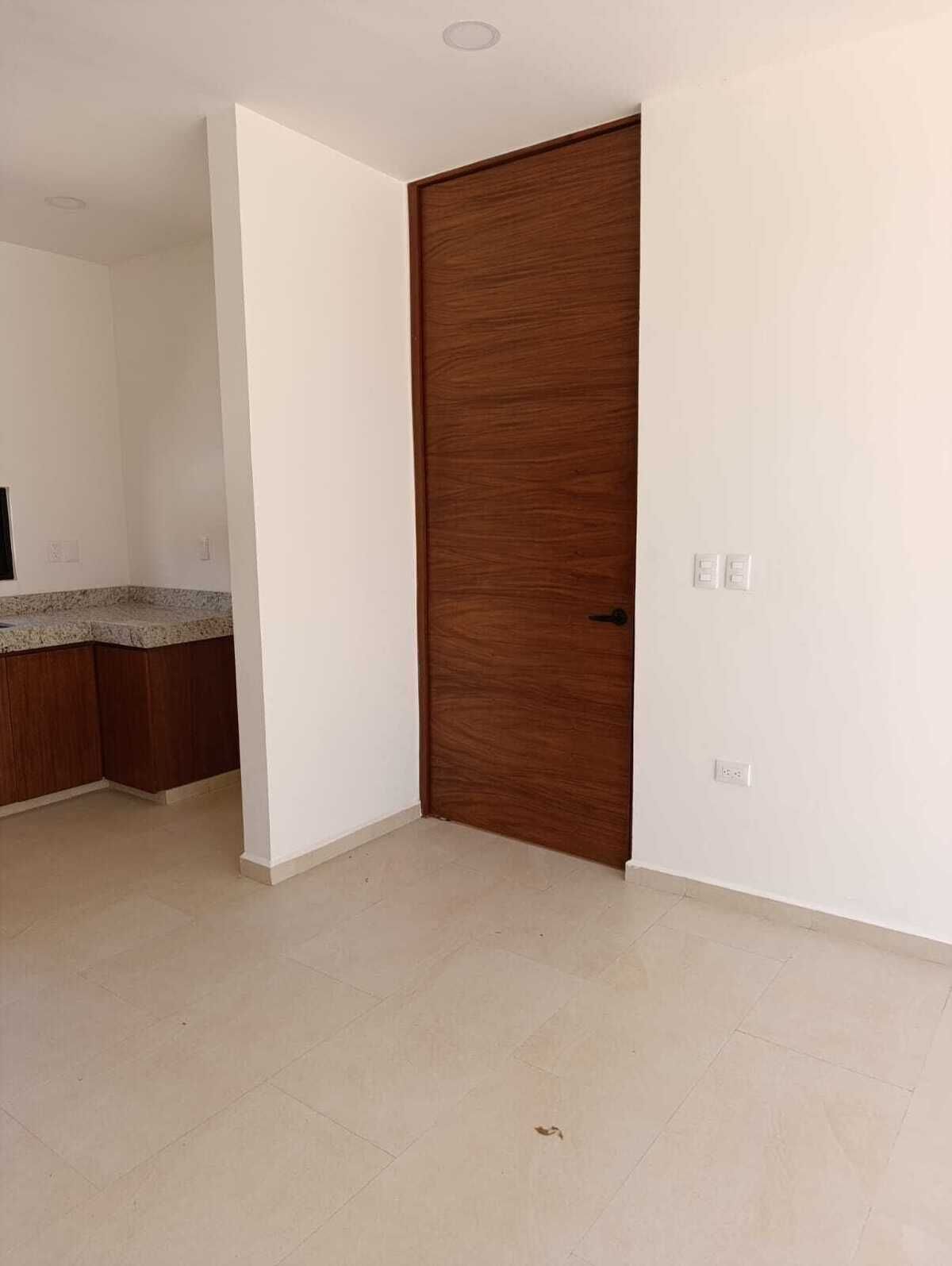 7 de 20: Puerta principal