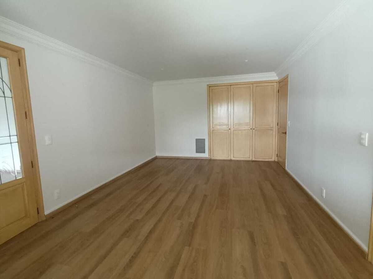 12 of 50: Antecomedor