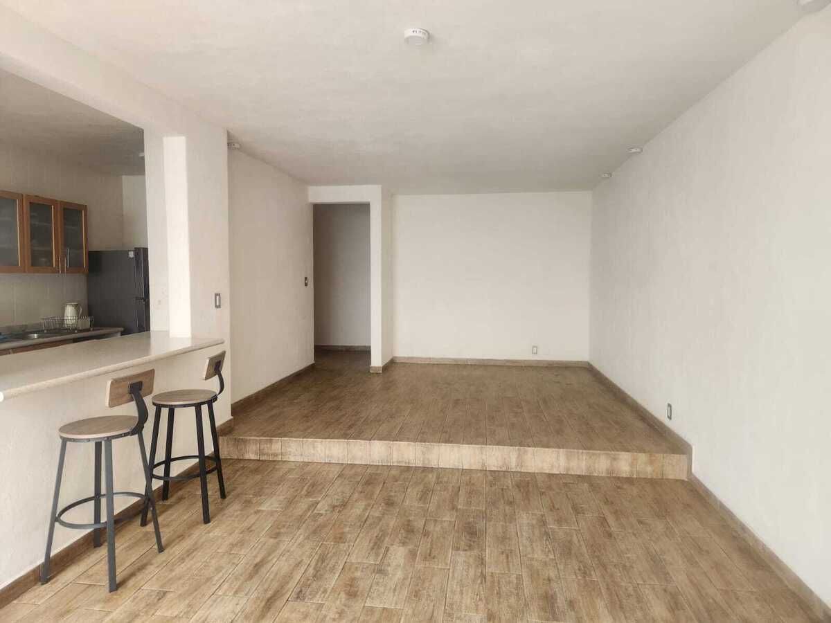 4 of 26: Sala y Comedor (Entrada)