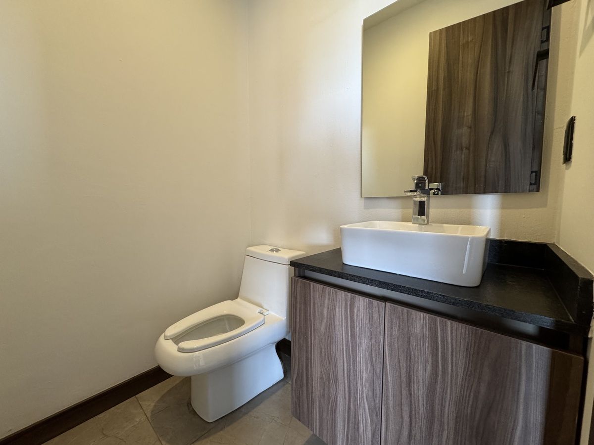 8 de 18: Medio baño