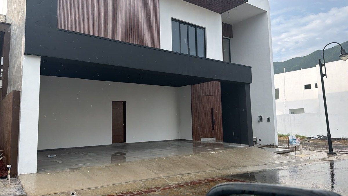 Beautiful Residence in El URO, C.N., photo 1 of 11