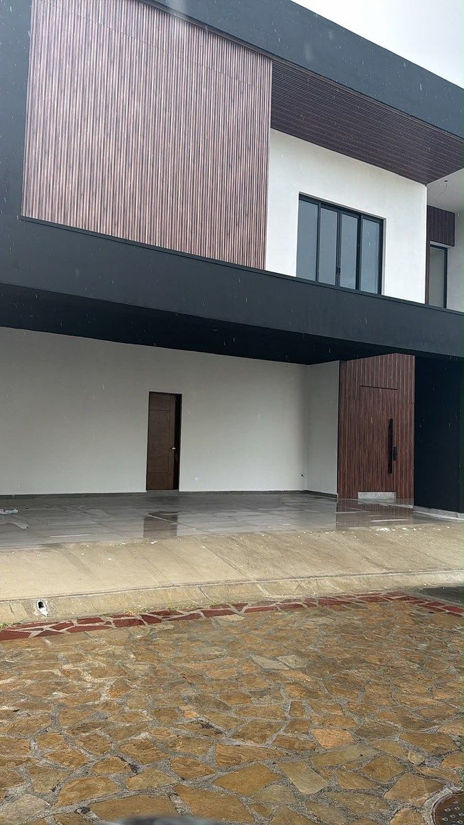 House in El Uro, Monterrey, photo 2 of 11