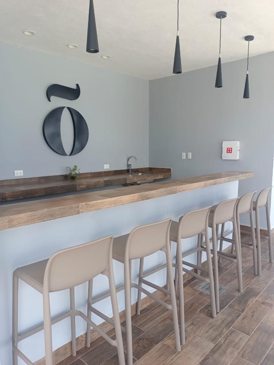 14 of 15: Terraza Social