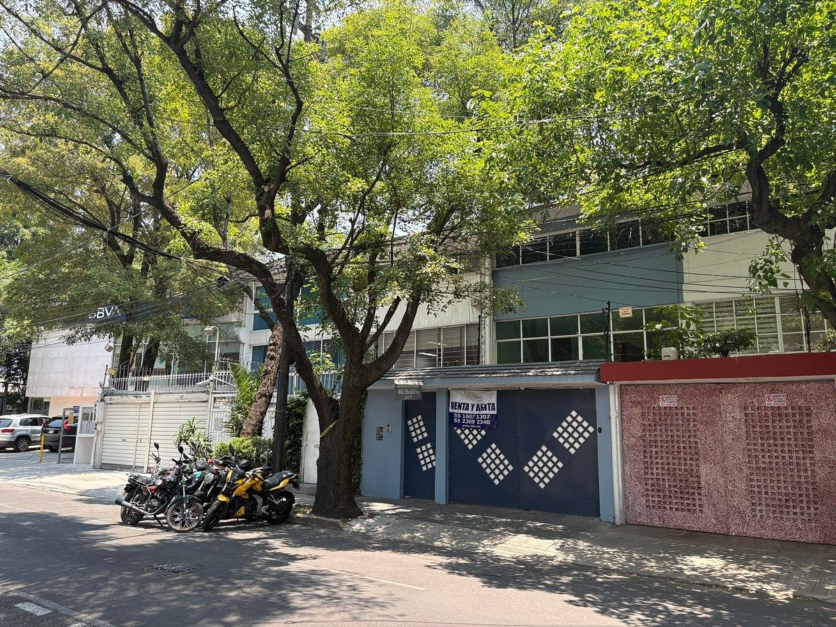 CASA COM USO DE SOLO PARA ESCRITÓRIOS INSURGENTES SAN BORJA, foto 1 de 21