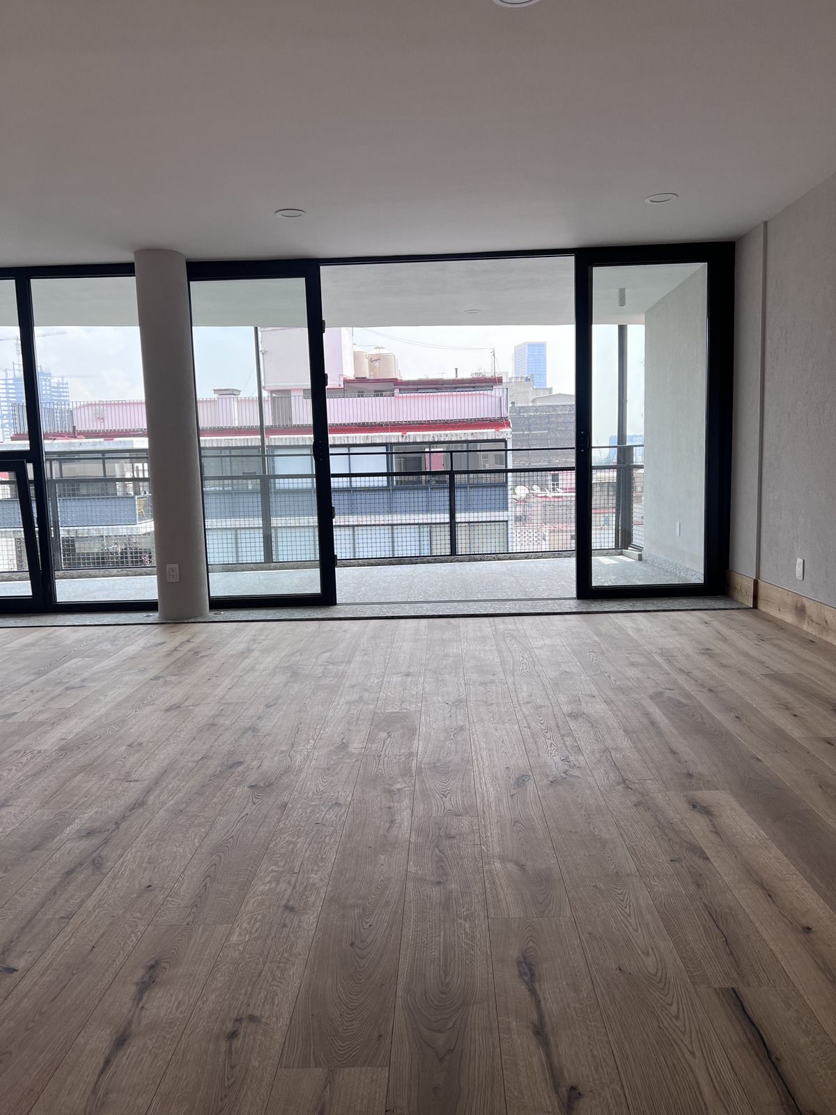 2 de 39: vista de la cocina hacia la terraza