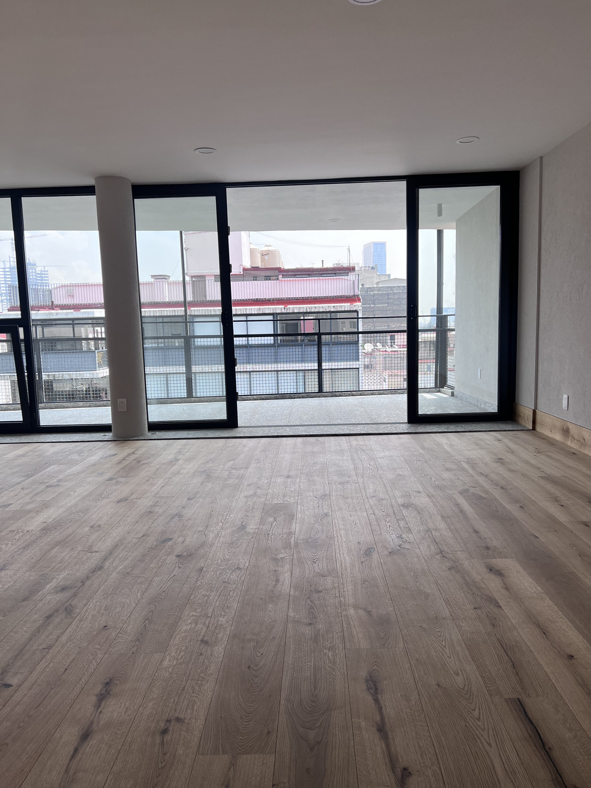 vista de la cocina hacia la terraza