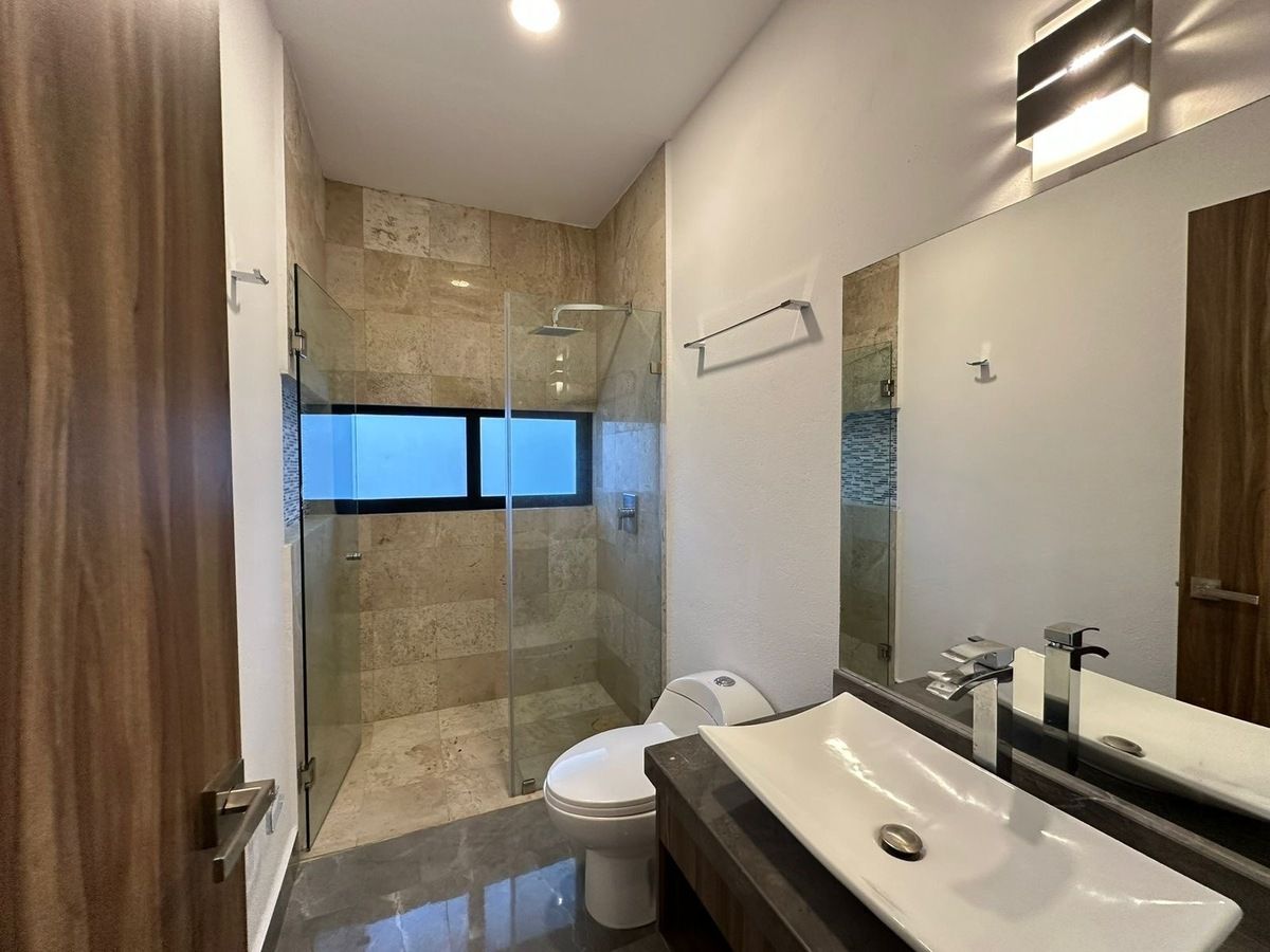 7 de 21: Baño completo