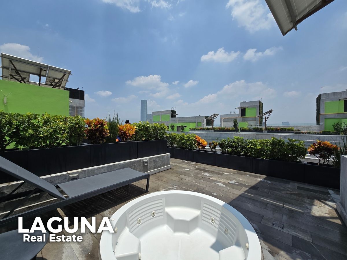 8 of 23: Área de Jacuzzi
