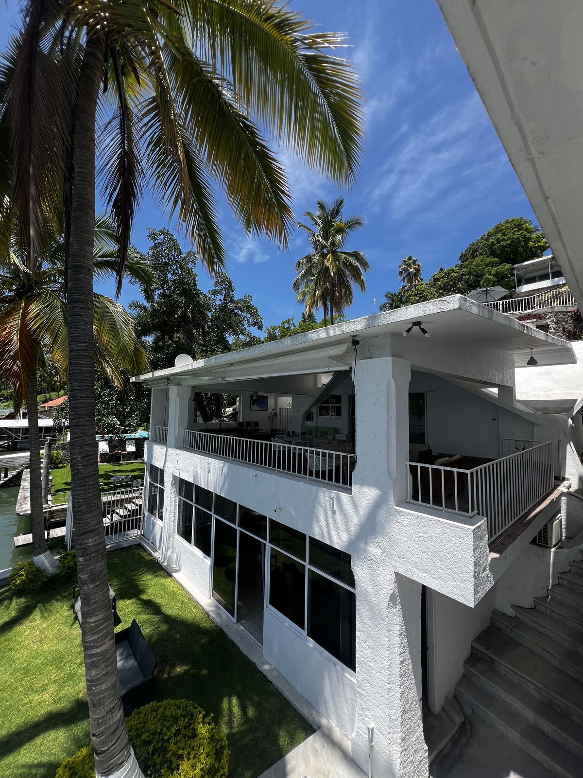1 of 20: Casa