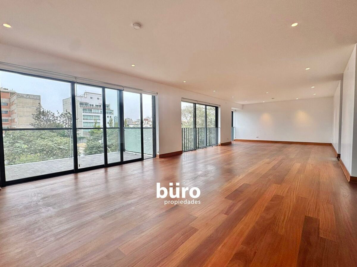 1 of 24: sala y comedor