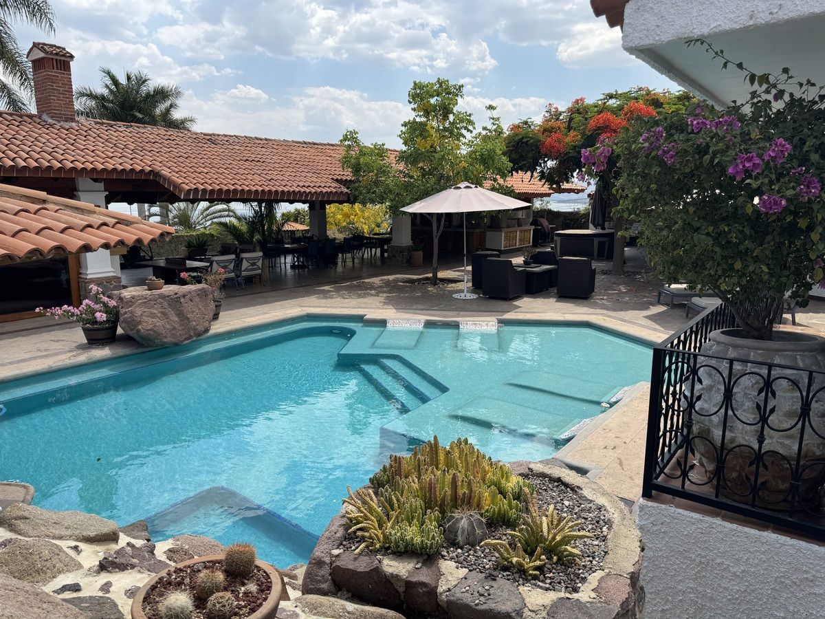1 of 49: Casa en Venta en Ajijic Alberca
