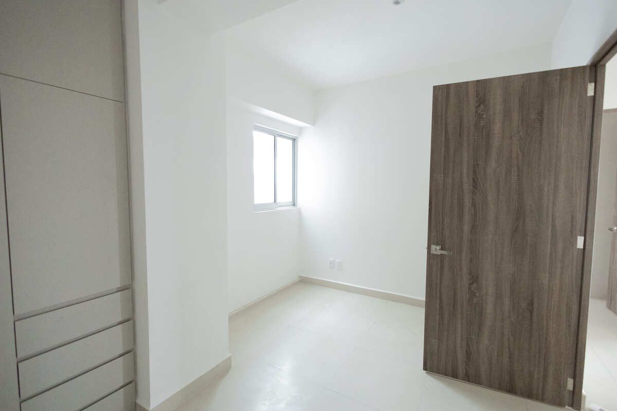 9 of 14: Cuarto 3