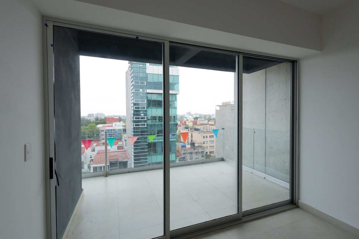 1 of 14: Terraza