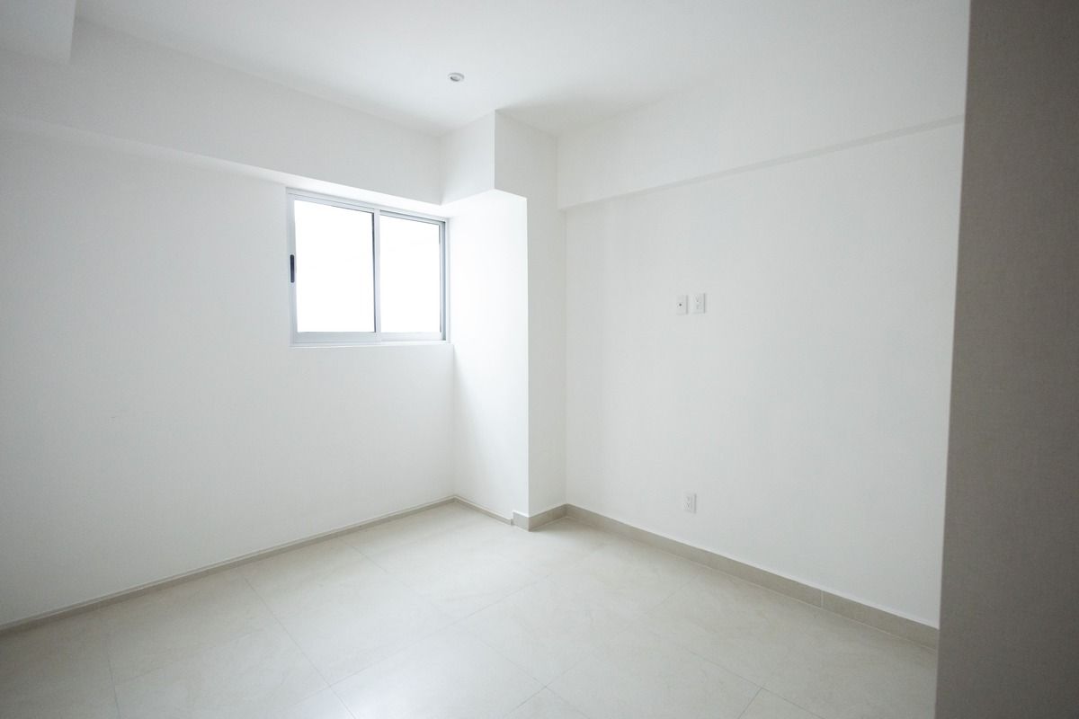 8 of 14: Cuarto 2