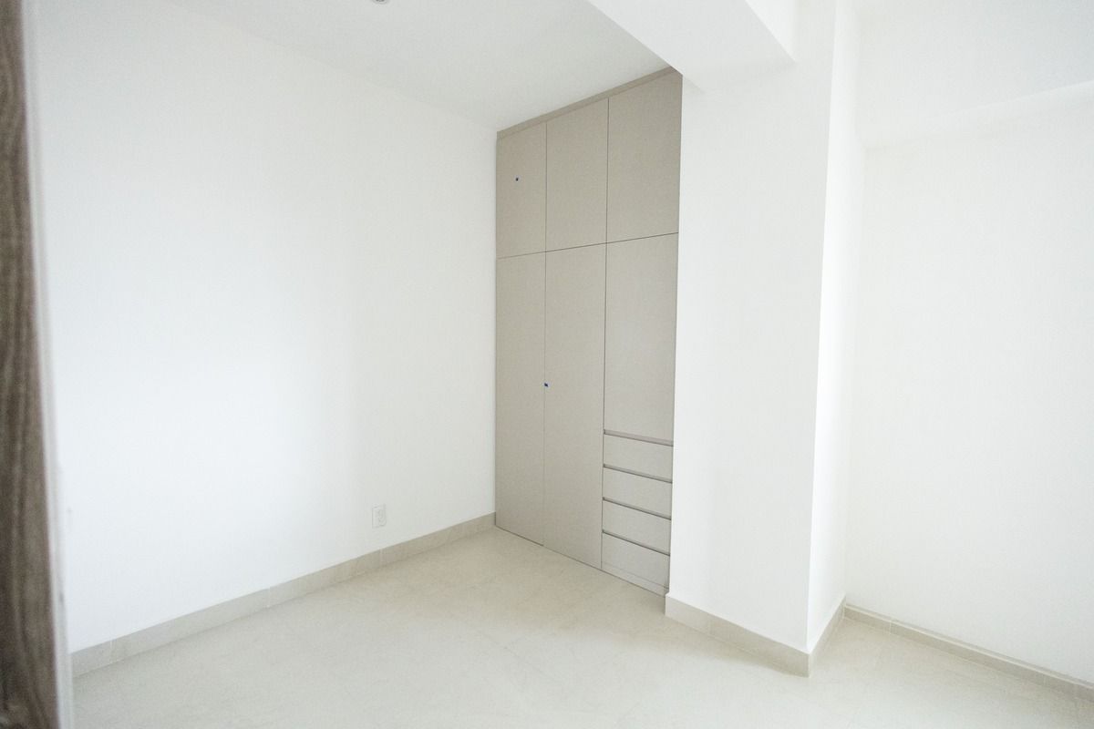 10 of 14: Cuarto 3