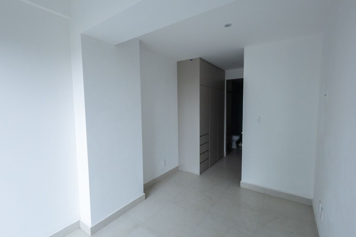 8 of 10: Cuarto 2