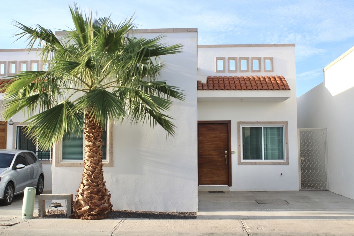 1 of 20: Fachada de la Propiedad.