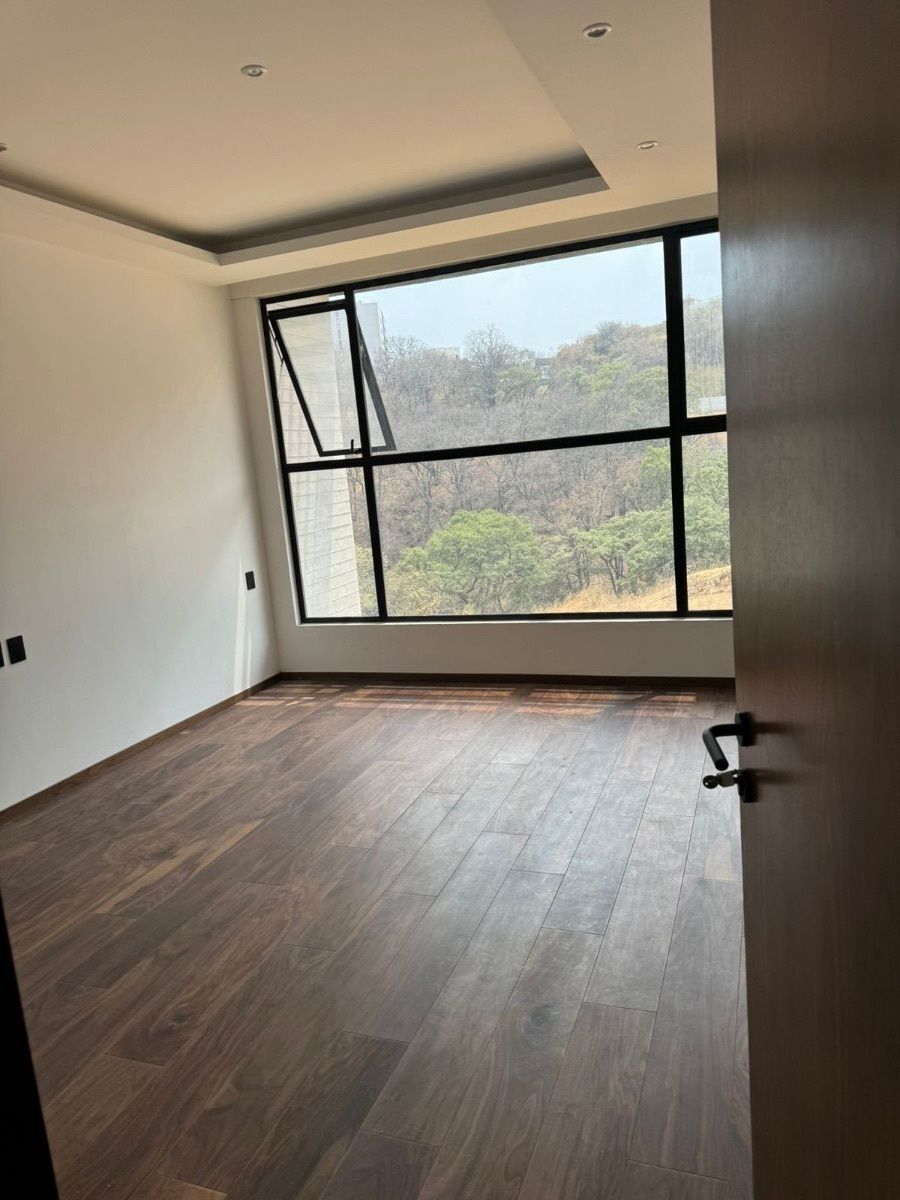 Casa en Venta en Blvrd Bosque Real con 4 Recámaras, 4 Baños y 457 Metros Cuadrados Casa en Venta en Blvrd Bosque Real con 4 Recámaras, 4 Baños y 457 Metros Cuadrados