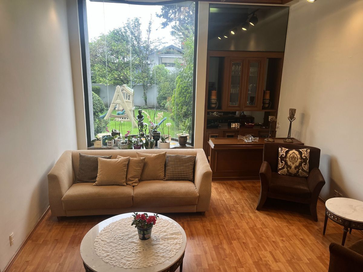 Casa en Venta en Bosque De Zapopan con 3 Recámaras, 3 Baños y 348 Metros Cuadrados