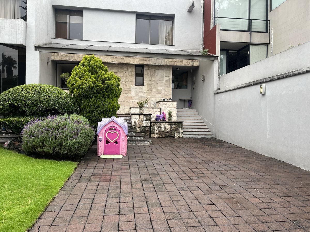 Casa en Venta en Bosque De Zapopan con 3 Recámaras, 3 Baños y 348 Metros Cuadrados