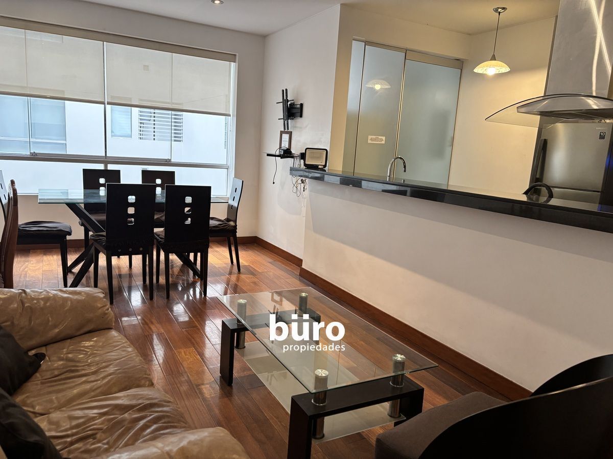 2 de 13: Sala y Comedor con cocina abierta