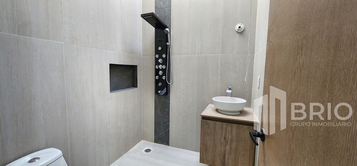 9 de 20: Baño compartido