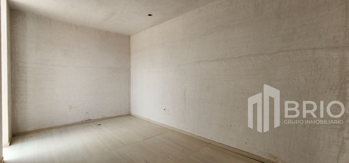 4 of 31: Habitacion principal con baño